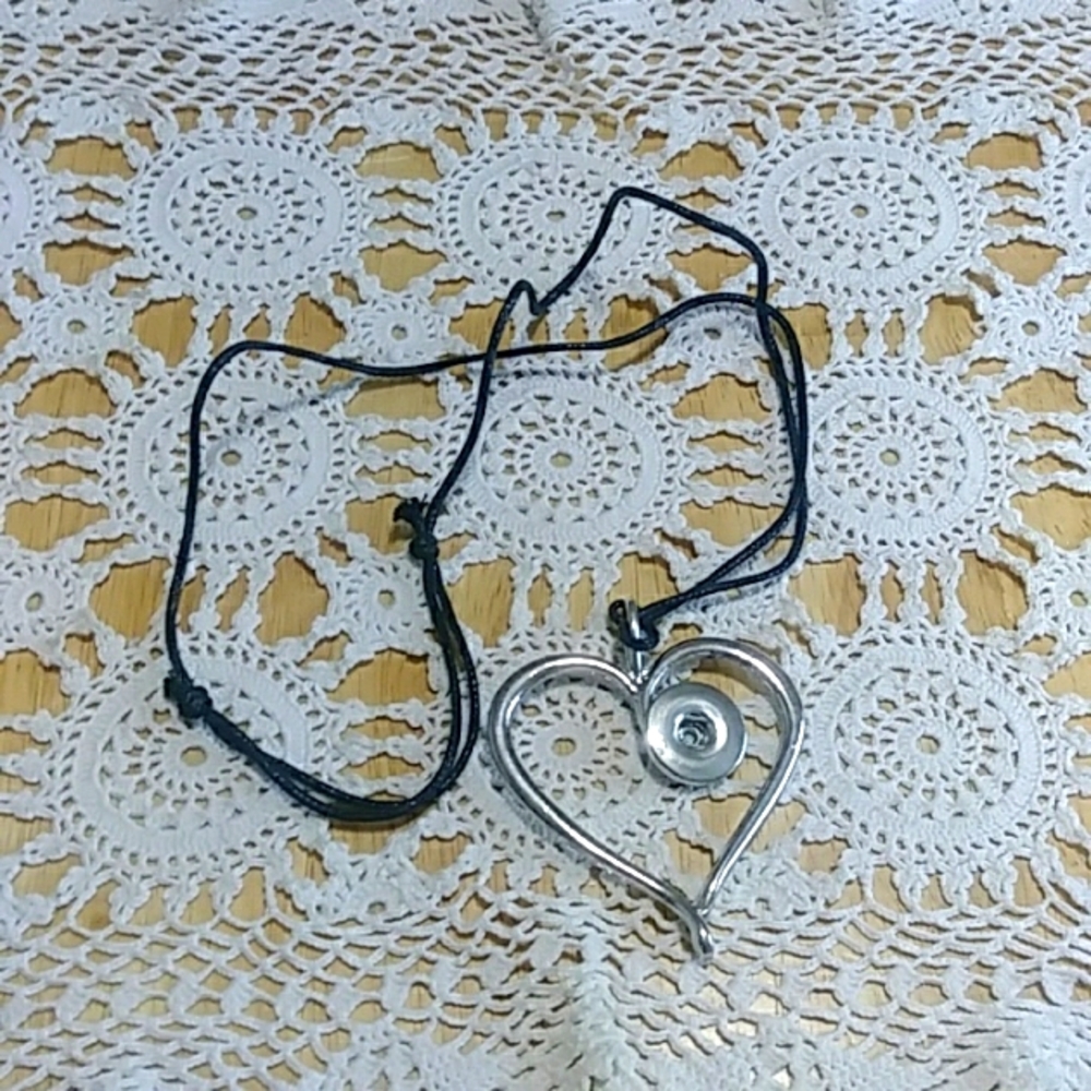 Snap Jewelry metal heart on Cord Necklace